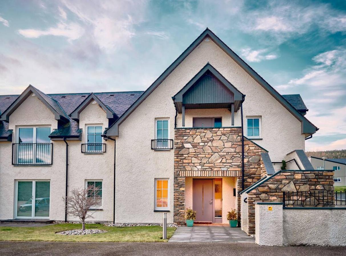 The Steadings, Aviemore Luxury 5 Star Rated 3 Bed With Home Cinema Garden And Parking Екстериор снимка